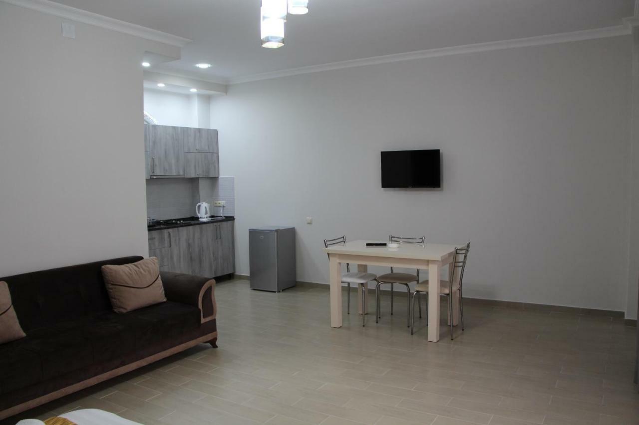 Nakashidze'S Apartments 巴统 外观 照片