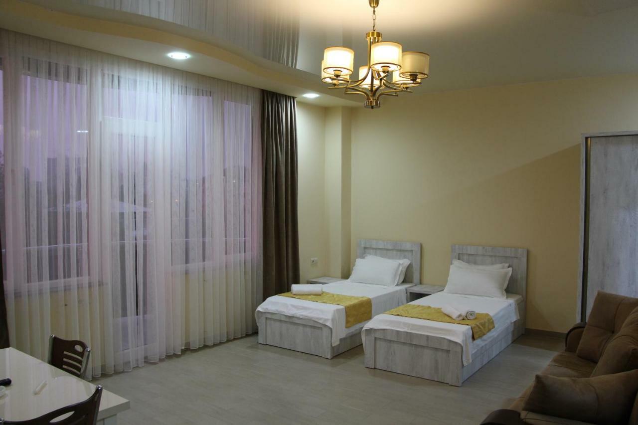 Nakashidze'S Apartments 巴统 外观 照片
